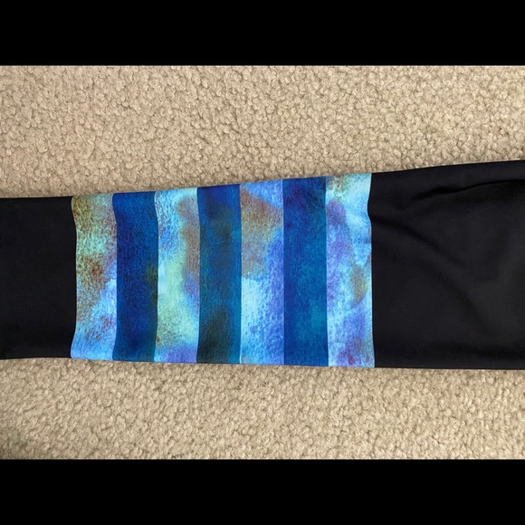 Nalu tribe long black/mermaid scale size M legging - Picture 3 of 8